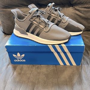 Men’s grey adidas sneakers